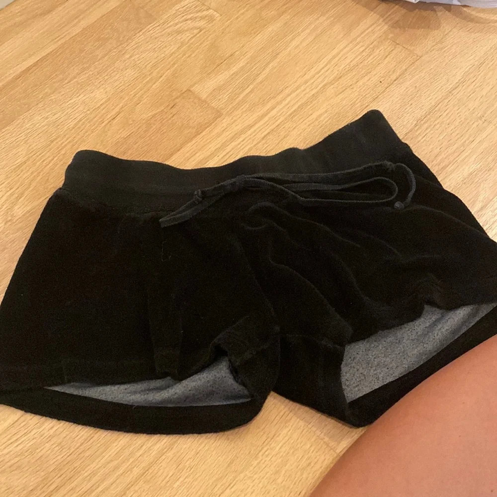 Barely worn black Hard Tail shorts - Picture 1 of 2
